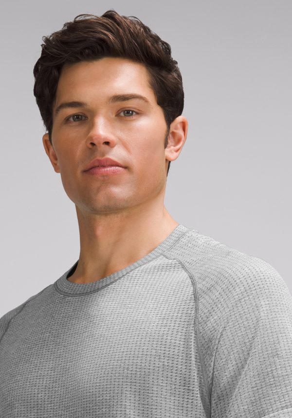 Metal Vent Tech Short-Sleeve Hot on Sale - Image 3